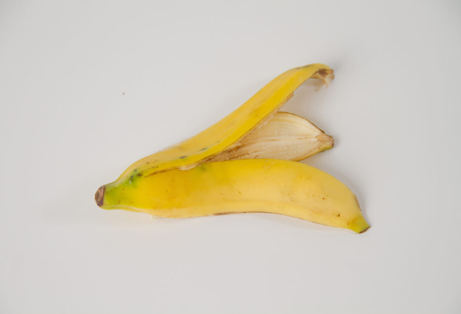 Prática de se masturbar com banana pode causar reação alérgica e feridas no pênis