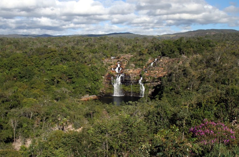 Cachoeira Poço Encantado, em Teresina de Goiás, a 65 km de Alto Paraíso, na Chapada dos Veadeiros; Saiba o que fazer para Chapada dos Veadeiros