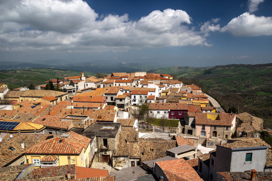 Vista do vilarejo medieval de Bisaccia, na região da Campânia, no sul da Itália