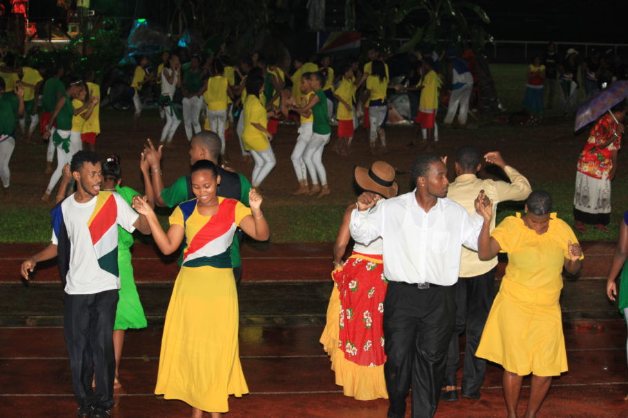 Dança típica de Seychelles pode ser vista durante uma semana do festival