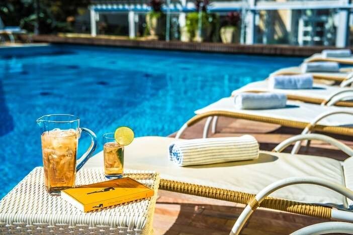 Escolhido irá “testar” piscinas de 9 hotéis pelo Brasil