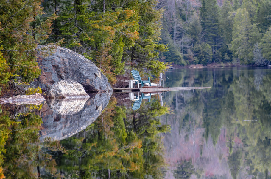 Lago no Algonquin Provincial Park, na província de Ontário