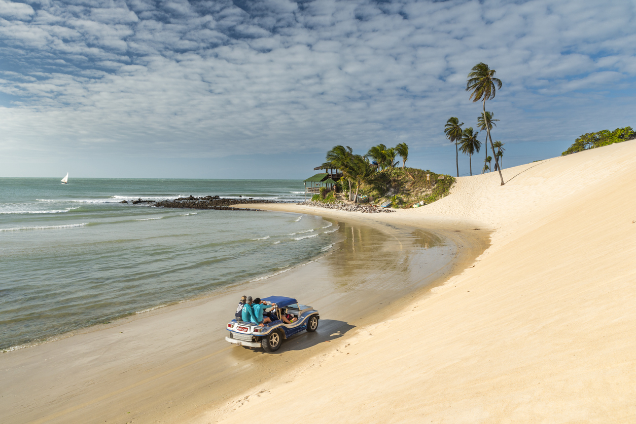 Próxima à capital Natal, Praia de Jenipabu é um dos destinos mais visitados por turistas na região – iStock/Reprodução