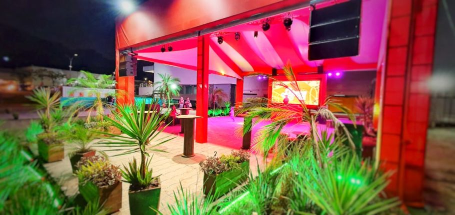 O lounge “El Coronado”, espeço para shows de DJ’s é uma das atrações do Looping Park