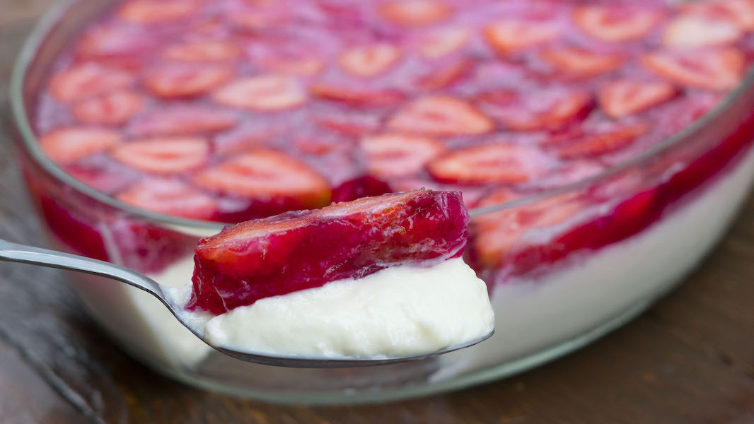 Mousse Delicia De Morango Com Iogurte E Chocolate Branco