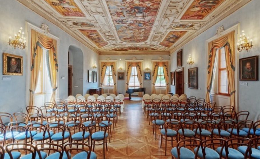 Interior do palácio Lobkowicz, que fica dentro do castelo de Praga