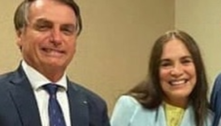 Regina Duarte comemora “noivado” com Jair Bolsonaro com erro de português