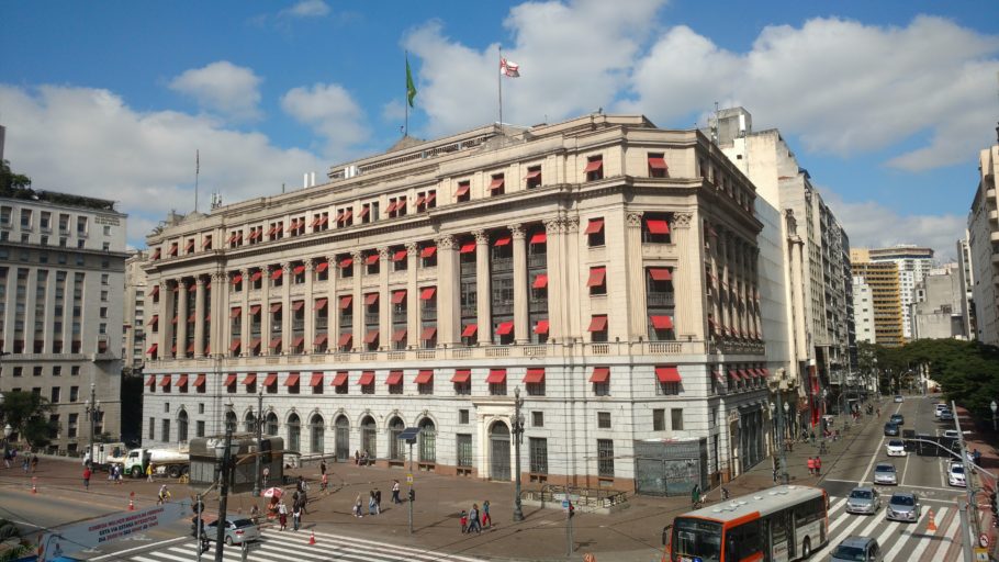 Visite o histórico Edifício Alexandre Mackenzie e vários outros pontos turísticos no Aniversário de São Paulo