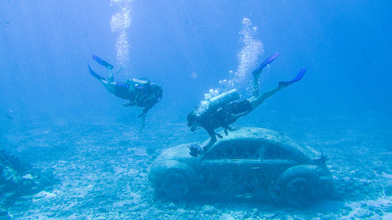 O Musa Cancun reúne centenas de estátuas. É um museu subaquático impressionante