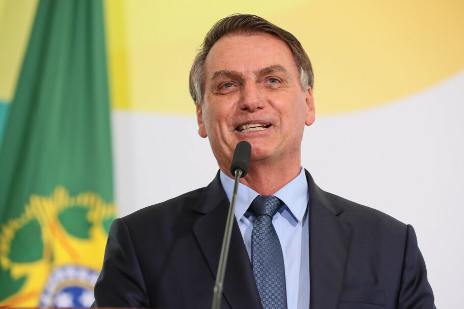  Bolsonaro ainda questionou quem fará a perícia nos telefones apreendidos com o ex-capitão do Bope