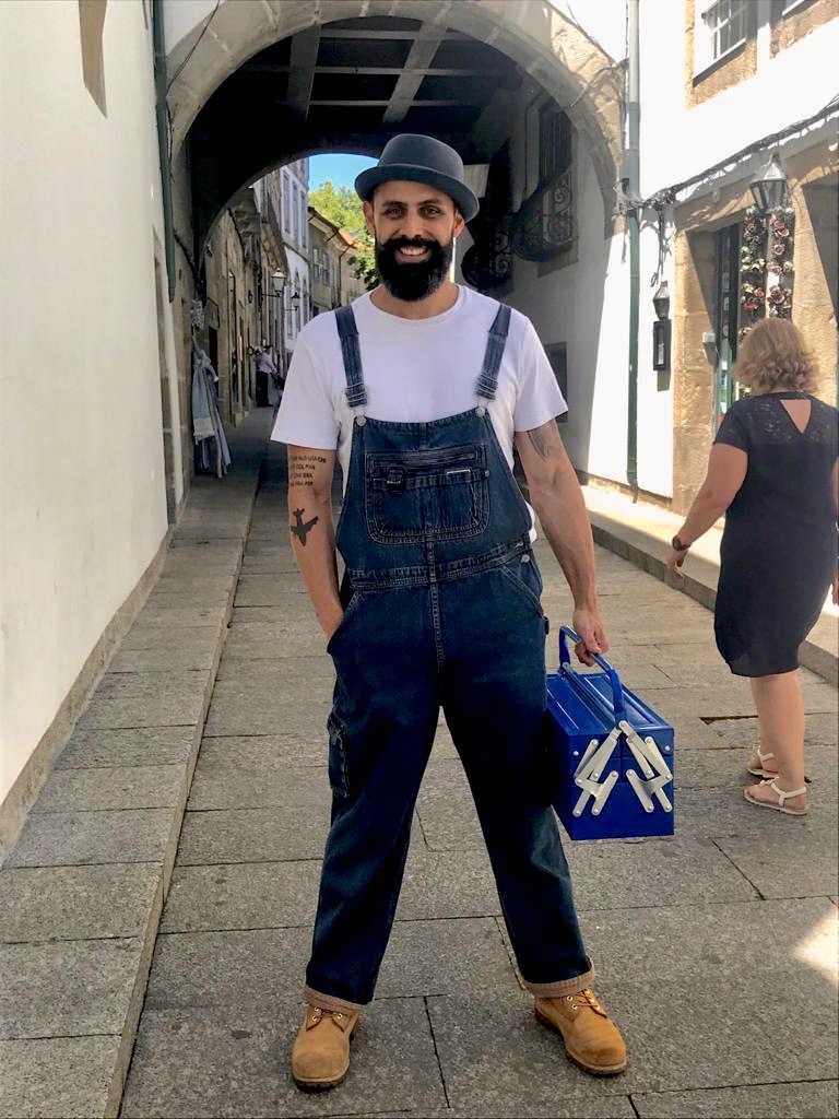 Caio e sua caixa de ferramentas de “consertar o dia das pessoas”