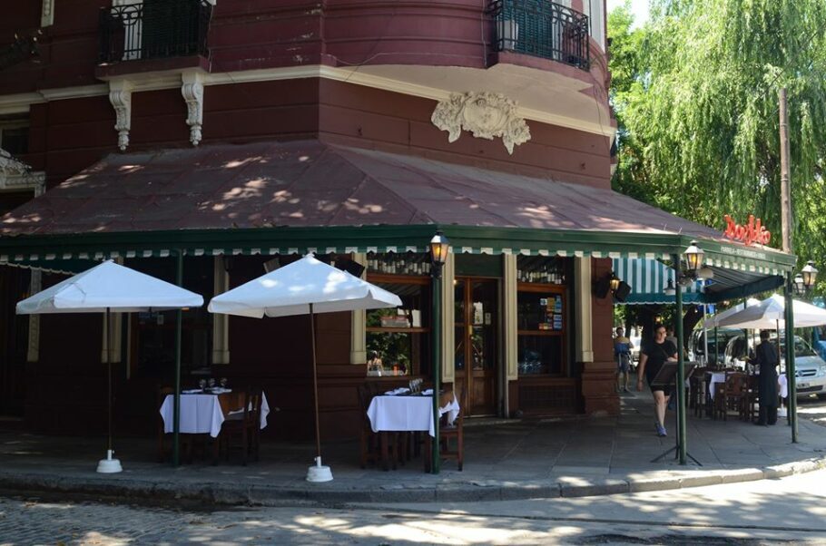 Fachada do restaurante Don Julio, um das mais tradicionais de Buenos Aires
