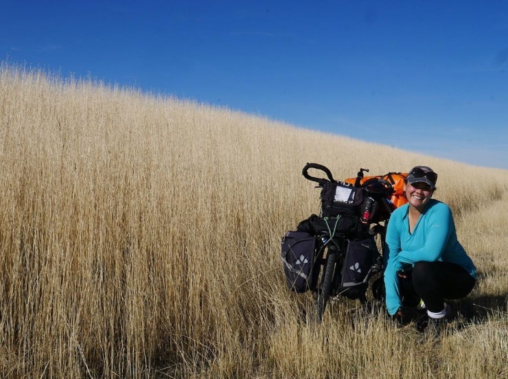 Juli Hirata saiu do Alaska de bicicleta rumo ao Ushuaia, já foram mais de 20 mil km pedalados