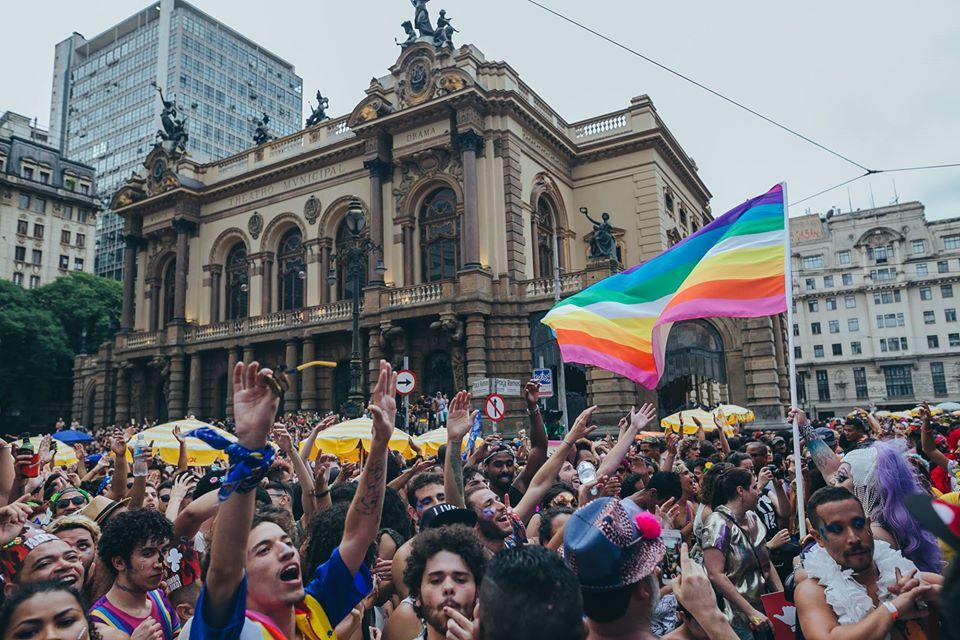 Bloco de Carnaval LGBT é marcado por homofobia e violência no SCS