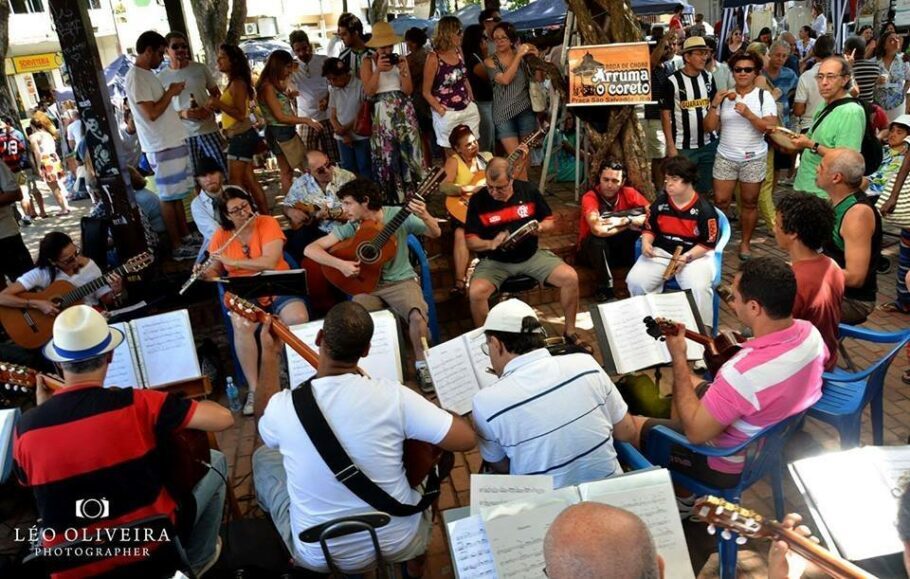 Grupo Arruma o Coreto se apresenta aos domingos na Praça São Salvador
