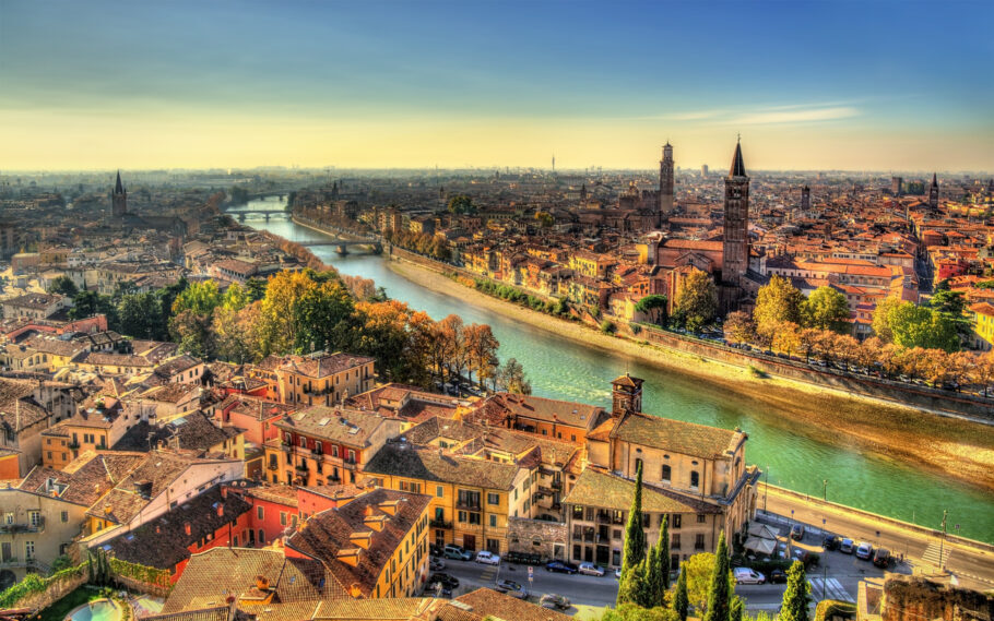 Vista panorâmica de Verona, uma das cidades que ficam na região do Vêneto