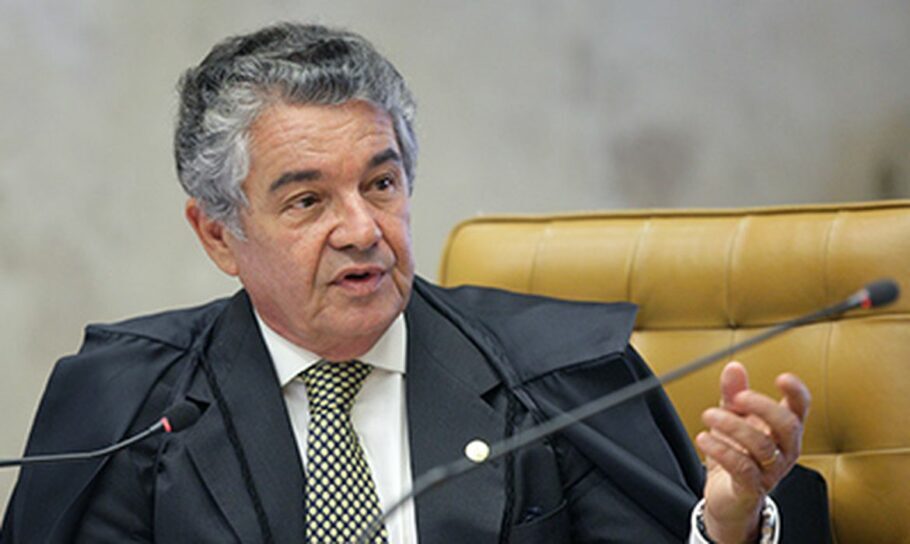Pedido foi protocolado pelo deputado Reginaldo Lopes (PT-MG), que acusa presidente dos crimes de omissão e difusão do coronavírus