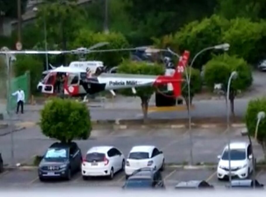  O helicóptero Águia 20 colidiu com um poste de iluminação em Embu das Artes (SP)