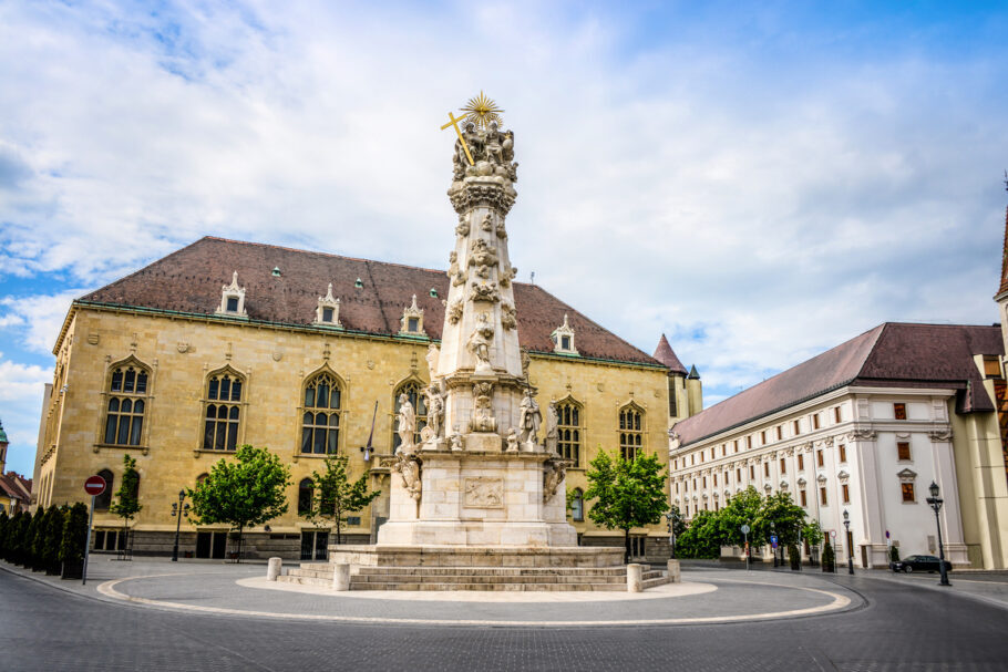 A ‘coluna da peste’ de Budapeste, próximo à igreja de São Matias