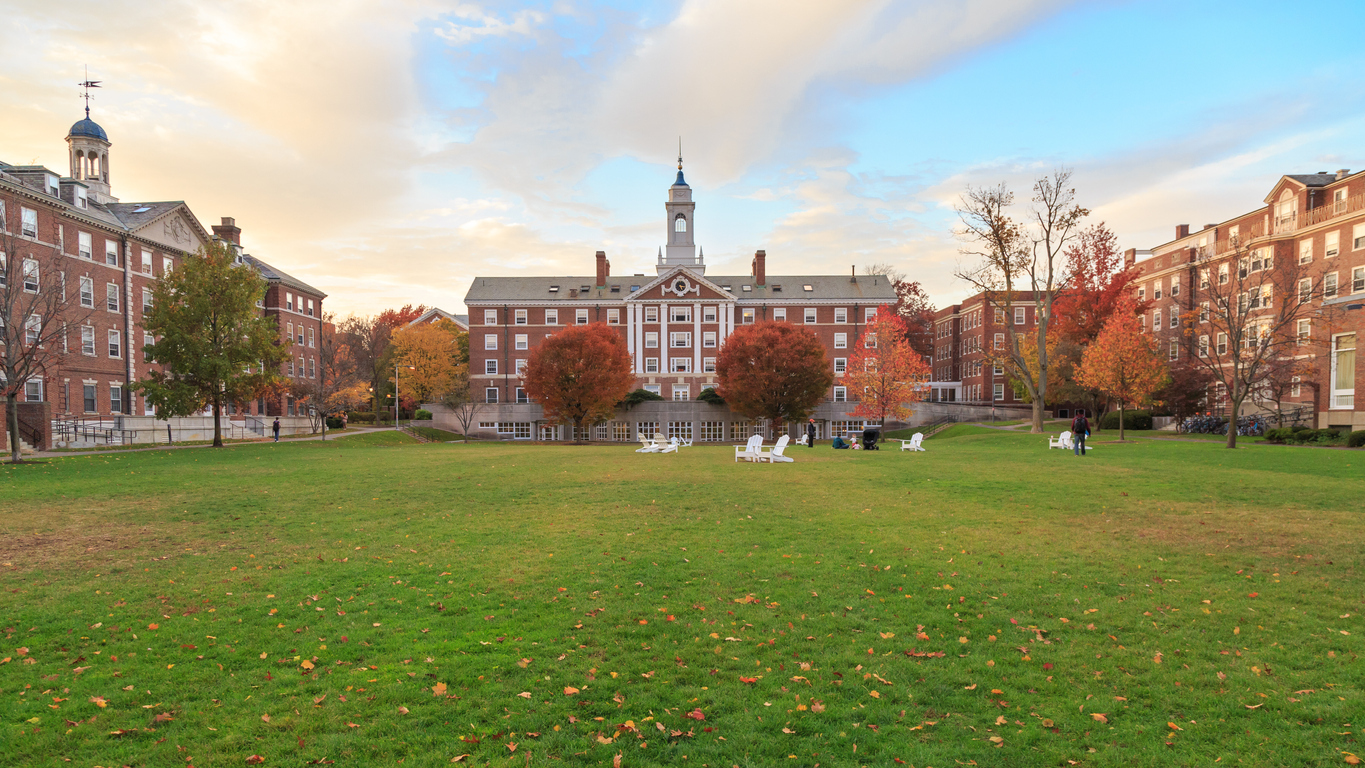 Uma das melhores universidades do mundo, Harvard, também oferece cursos grátis