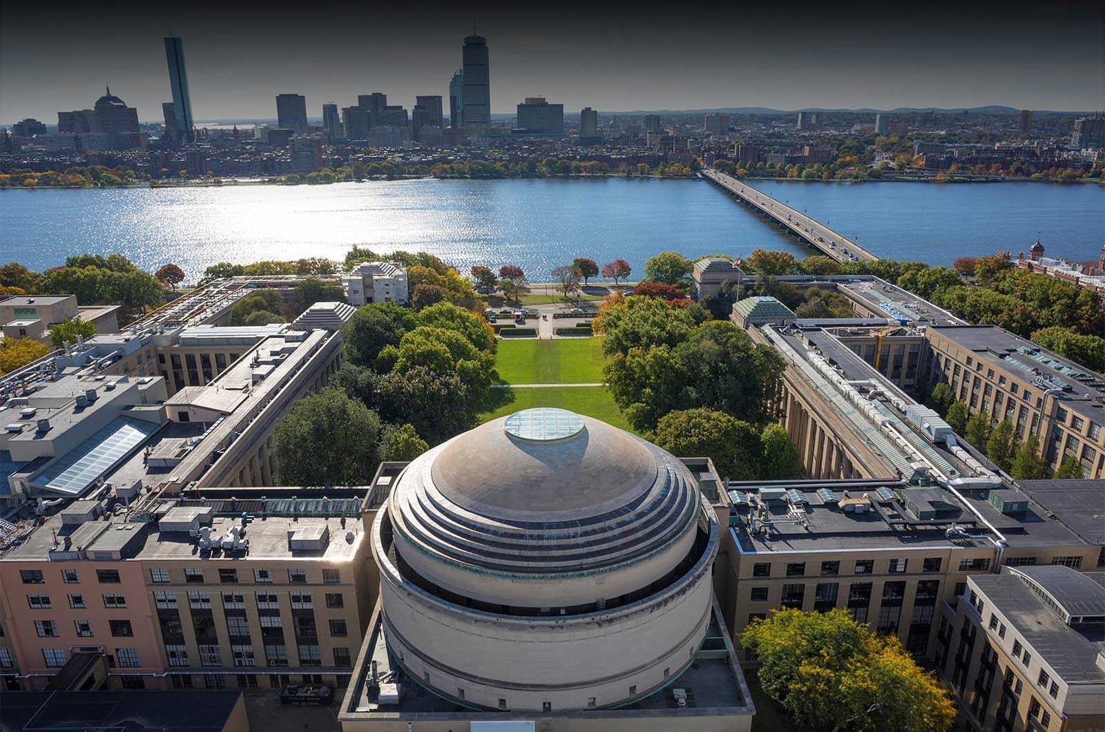 MIT é pioneiro na disponibilização aulas online