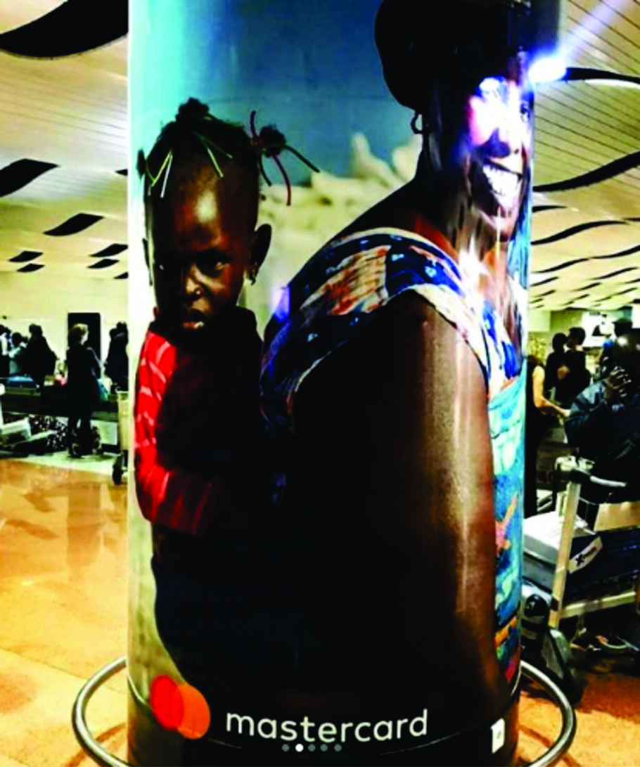  A capital do Senegal tem pelas ruas publicidades de grandes marcas com sorrisos afros e roupas coloridas