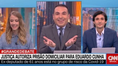 Reinaldo Gottino entre Gabriela Prioli e Tomé Abduch durante “O Grande Debate” na CNN Brasil