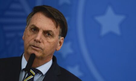 Bolsonaro diz que ele é quem manda e recorrerá para Ramagem ficar na PF
