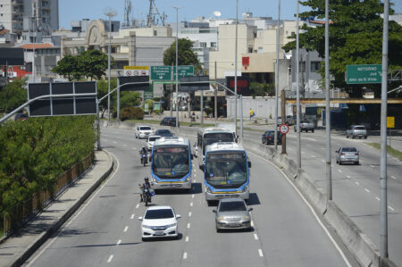 Os cariocas terão transporte gratuito nos ônibus e BRT