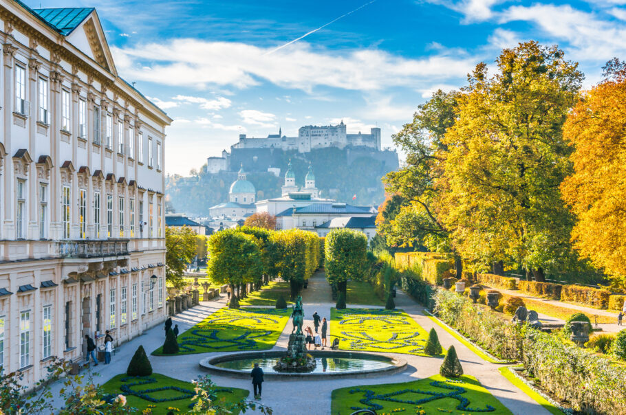 Vista dos jardins do Palácio Mirabell, em Salzburgo