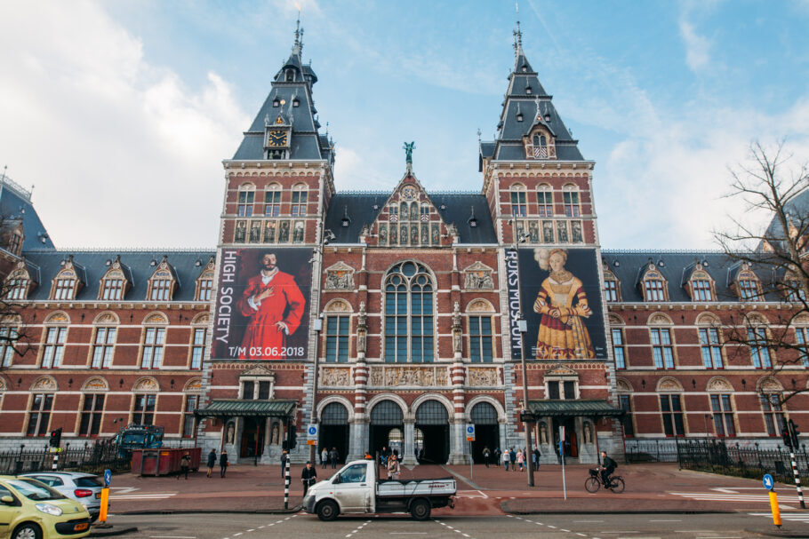 Fachada do Rijksmuseum, em Amsterdã (Holanda)