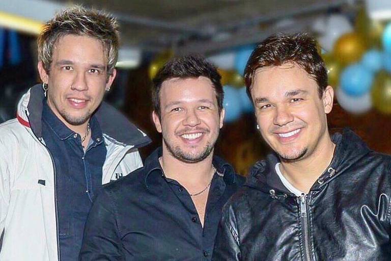 Os irmãos Kiko, Leandro e Bruno vão voltar para cantar hits durante a quarentena!