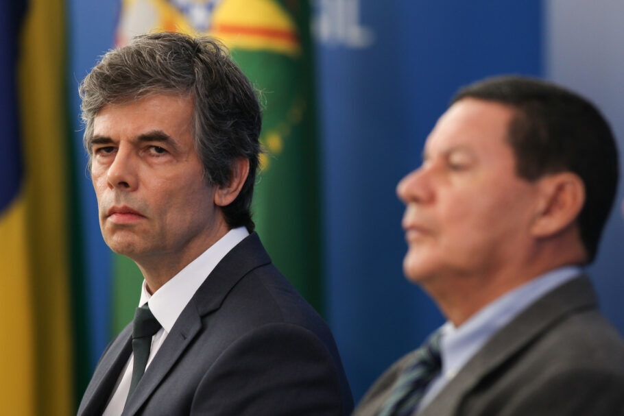 O ministro da Saúde, Nelson Teich, durante sua posse no Palácio do Planalto