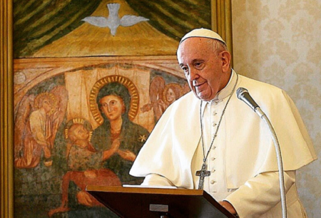 Papa Francisco pede união para enfrentar o coronavírus na missa de Páscoa