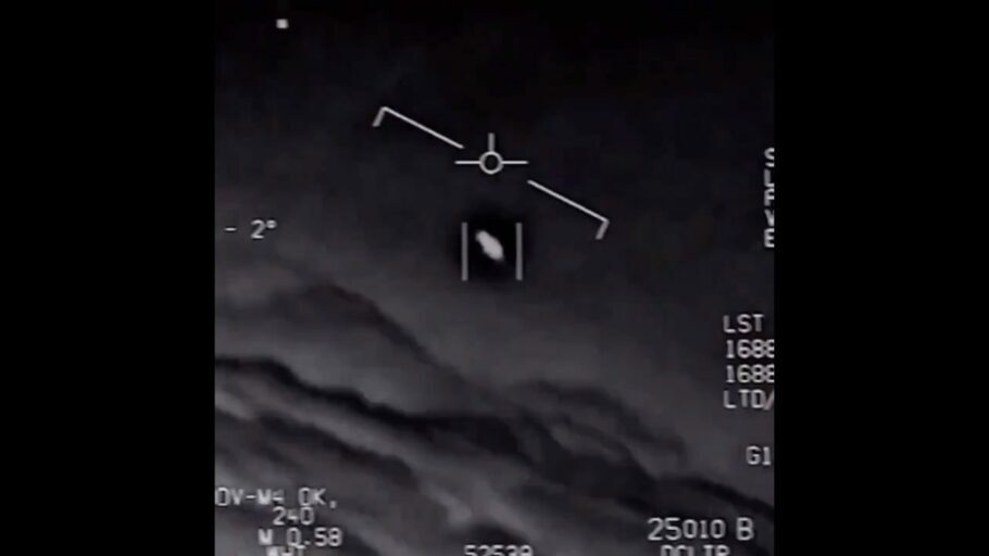 O Pentágono divulgou vídeos oficiais de OVNIs