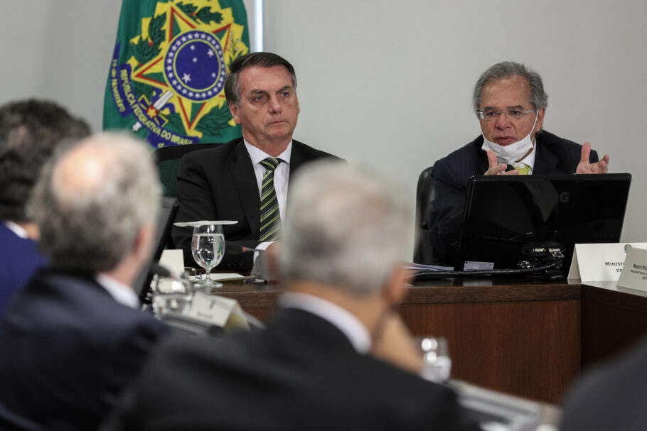 Presidente Jair Bolsonaro em reunião com empresários no Palácio do Planalto antes de ir ao STF