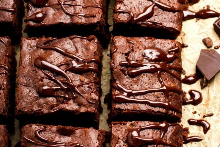 Veja como fazer brownie de chocolate