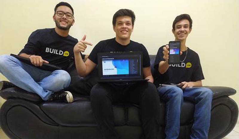 Os criadores do curso de programação online (a partir da esquerda): Lucas Tangi, Leonardo Alves e Vinicius Cesar
