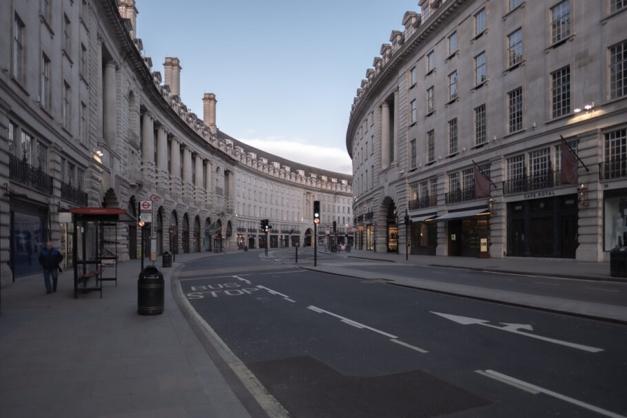 Rua em Londres vazia por conta do “lockdown”