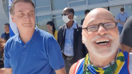 Paulo Cintura posou para foto com Bolsonaro durante manifestação do dia 3 de maio
