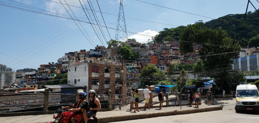A favela foi a primeira a confirmar casos da doença no Rio
