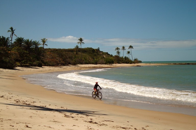 Praia do Moreira, no distrito de Cumuruxatiba, em Prado, no extremo sul da Bahia