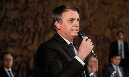 Após 50 mil mortos, Bolsonaro diz que há ‘um pouco de exagero’