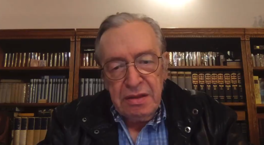 O escritor Olavo de Carvalho em vídeo que critica Jair Bolsonaro