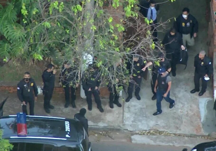 Queiroz é preso no interior de São Paulo