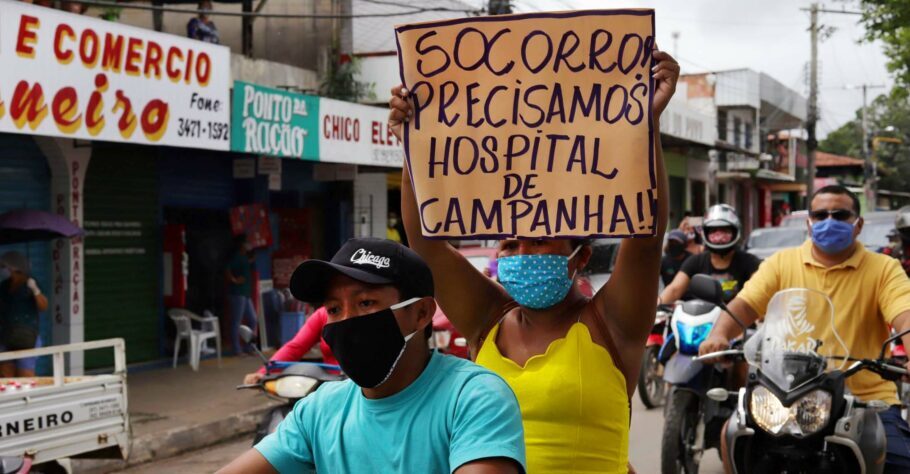 Moradores de São Gabriel da Cachoeira (AM) protestam com falta de atendimento a pacientes com coronavírus