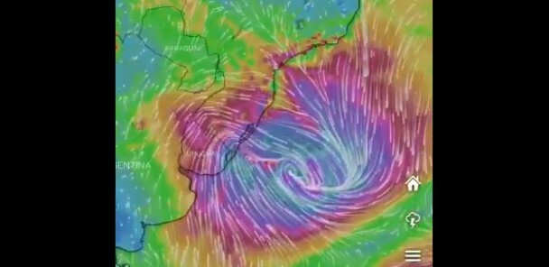 Imagem de satélite mostra o ciclone bomba sobre o litoral do Sul do país