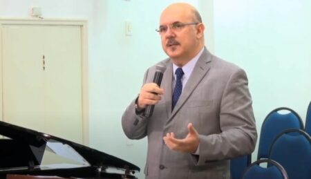 Filhos ‘devem sentir dor’ para aprender, diz novo ministro da Educação