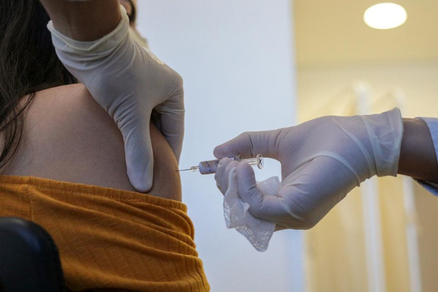 Vacina chinesa CoronaVac mostra eficácia e segurança em testes da fase 2