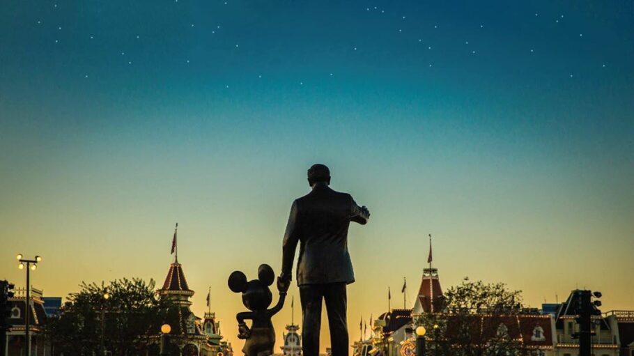 Para que você e seu pai possam criar e relembrar lembranças especiais sem sair de casa, a Disney criou uma série de atividades exclusivas para os brasileiros
